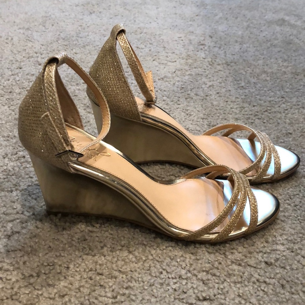 Jewel Badgley Mischka Gold Heels